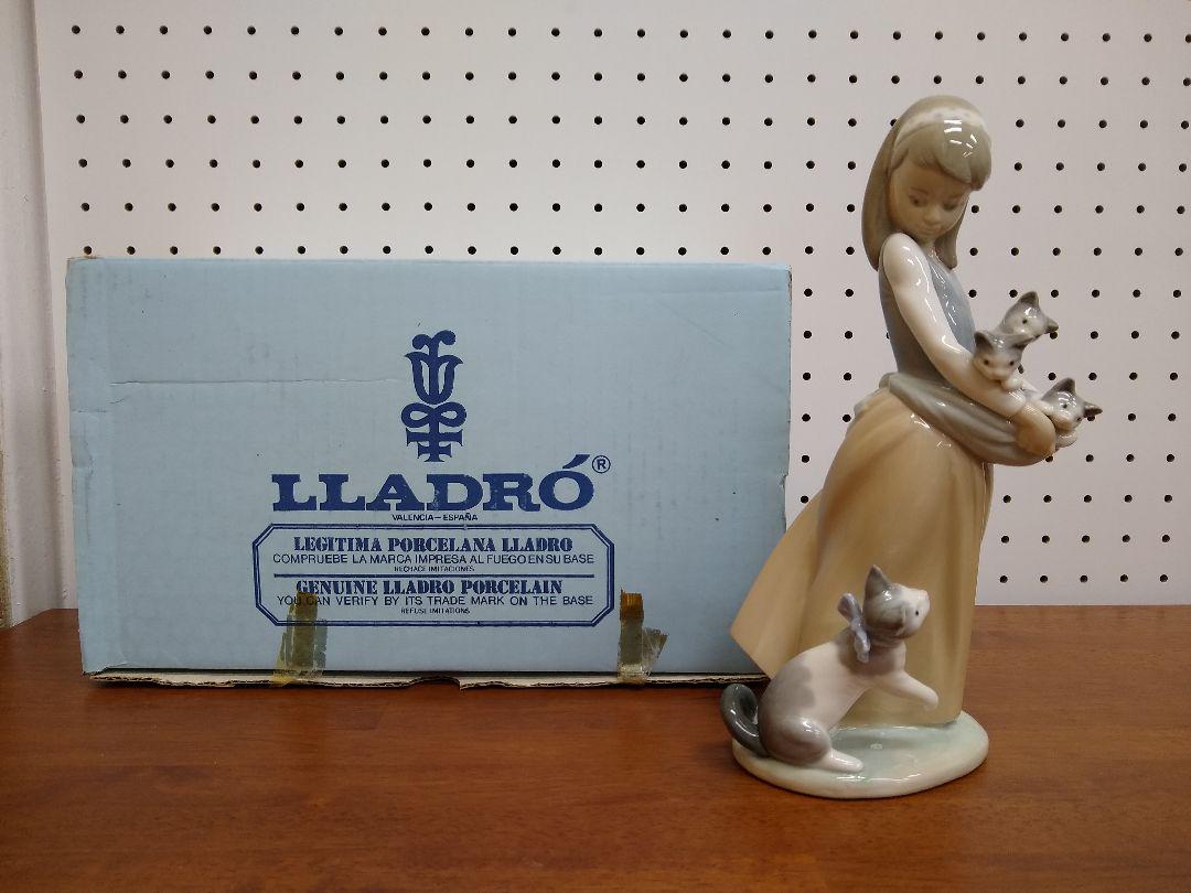 リヤドロ　子猫をエプロンに リヤドロ #1309 「子猫をエプロンに」 絶版 Lladro/陶器