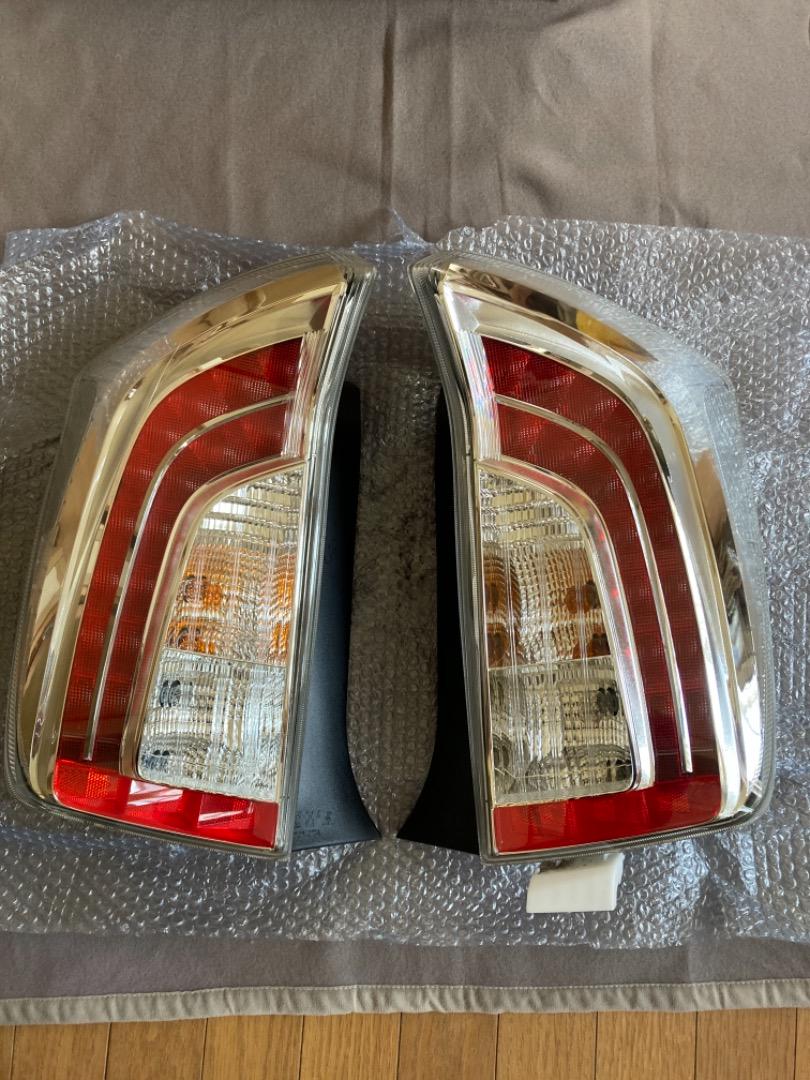 【値下げしました！】プリウス30後期純正テールランプ 左右セット jjbb-092-g.jpg