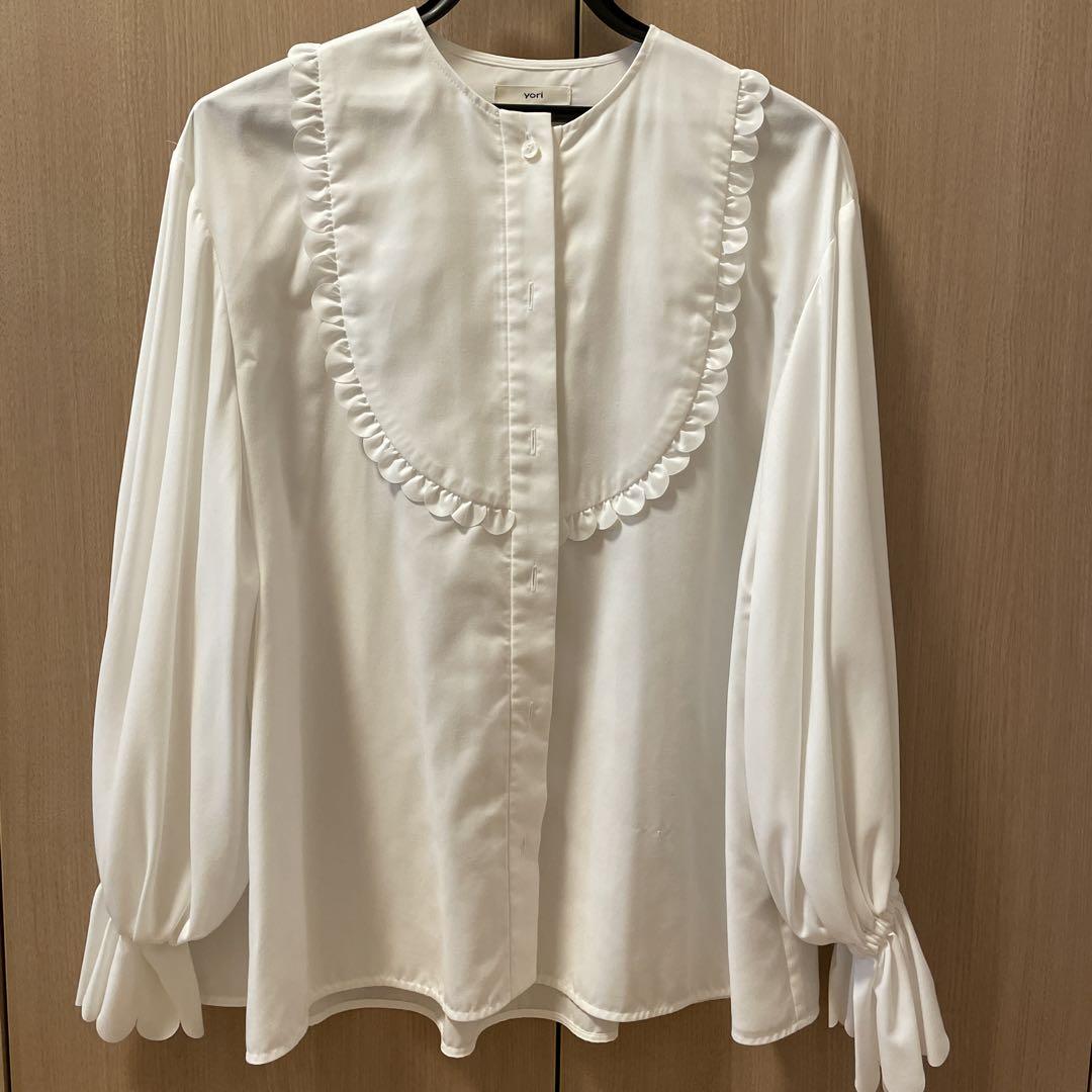 yori スカラップカットワークブラウス ホワイト ヨリ yori 22AW スカラップカットワークブラウス ノーカラー