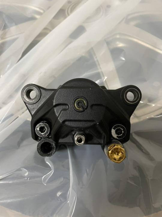 Brembo ブレンボ カニ キャリパー 34パイ（リアキャリパー P2