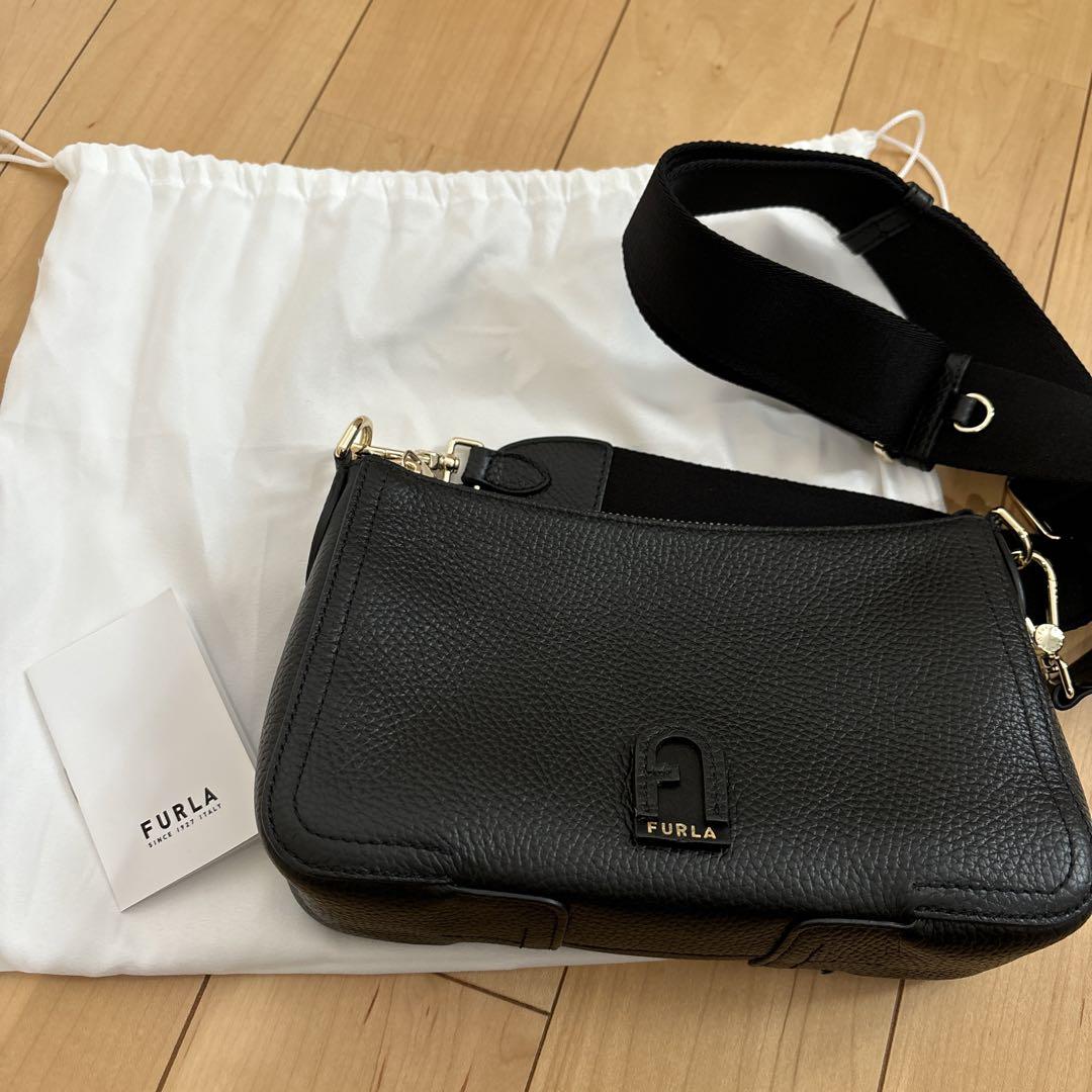 FURLA フルラ ブラック レザー ショルダーバッグ バッグ 軽い