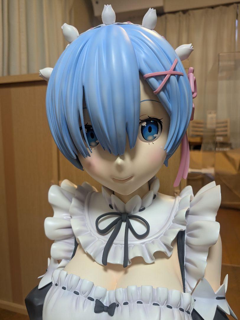 等身大　レム 胸像 「Re：ゼロから始める異世界生活」フィギュア　ケースセット Amazon | Re:ゼロから始める異世界生活 レム 1/1 胸像フィギュア