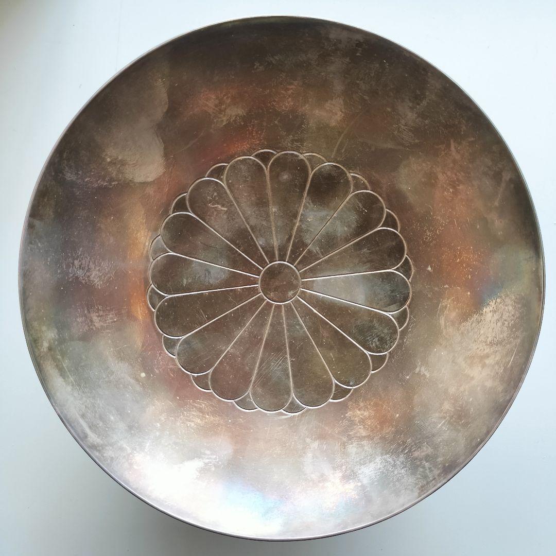 吉岳宗雲斎 皇室御用金工師 銀製 菊御紋入 盃 3客 約670.1g 吉岳宗雲斎 皇室御用金工師 銀製 菊御紋入 盃 3客 約670.1g
