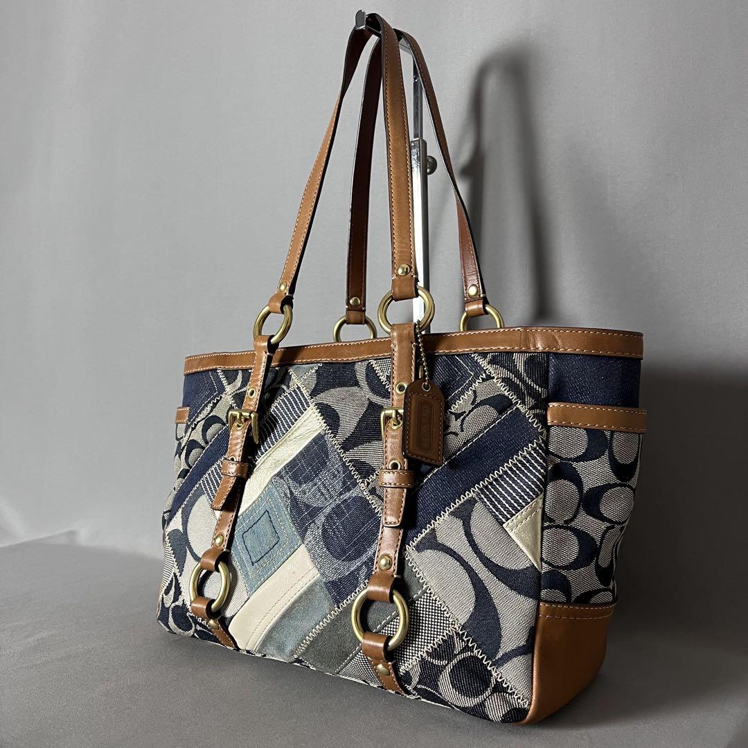 COACH コーチ　ハンドバッグ　デニム　パッチワーク　レザー　シグネチャー COACH｜コーチのトピックス「デニム パッチワークのバッグ