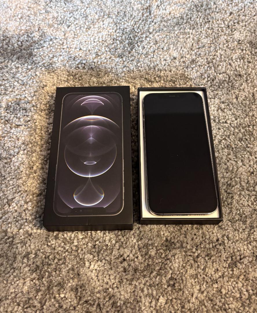 iPhone 12 pro グラファイト 128GB 中古 フィルム貼付使用品 iPhone 12 pro グラファイト 128GB 中古 フィルム貼付使用品