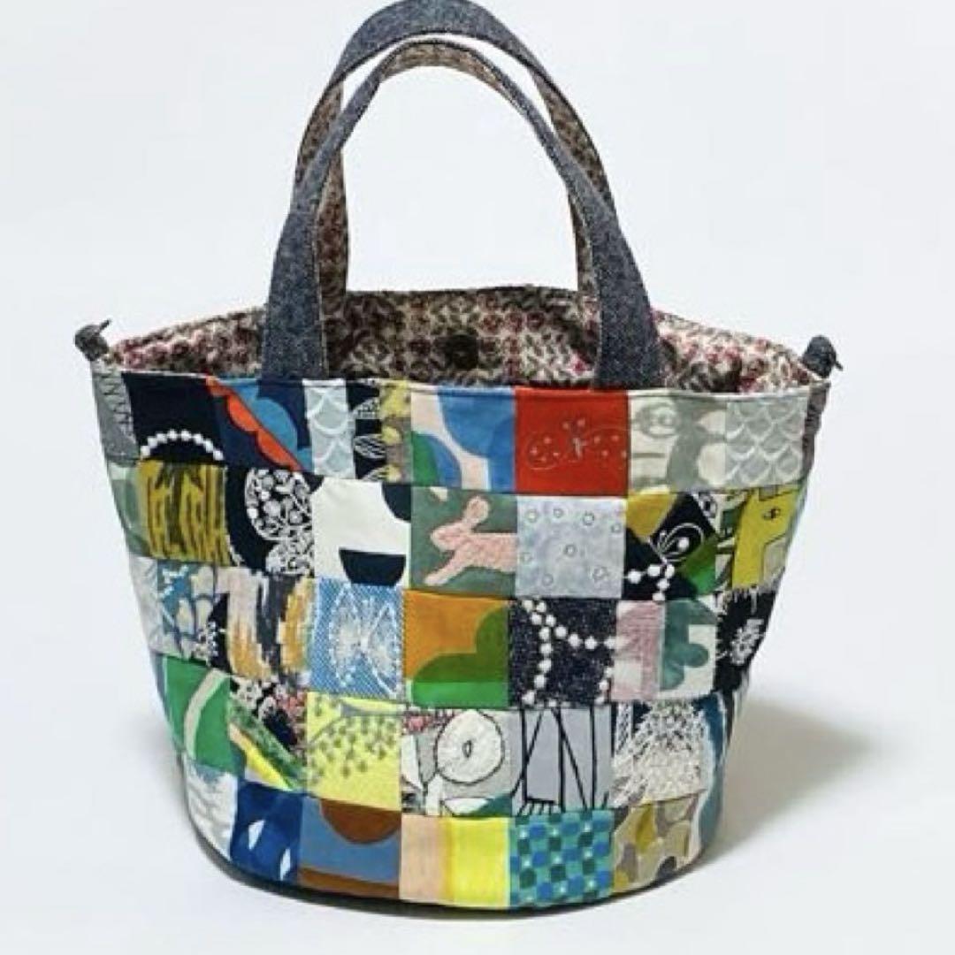ミナペルホネンタルトとパッチワークでトートバッグハンドメイド ミナペルホネンhandmade パッチワーク収納いっぱいトートバッグ