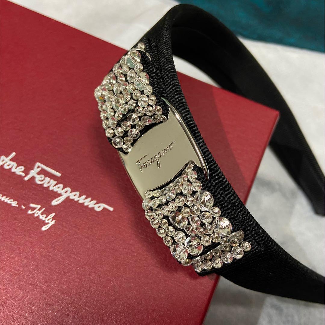 値下げ】フェラガモ ビジューカチューシャ 黒 （FERRAGAMO