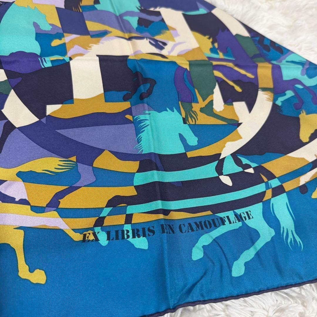 【美品】HERMES スカーフ カレ90 エクスリブリス カモフラージュ エルメス カレ90 EX LIBRIS EN CAMOUFLAGE エクスリブリスの
