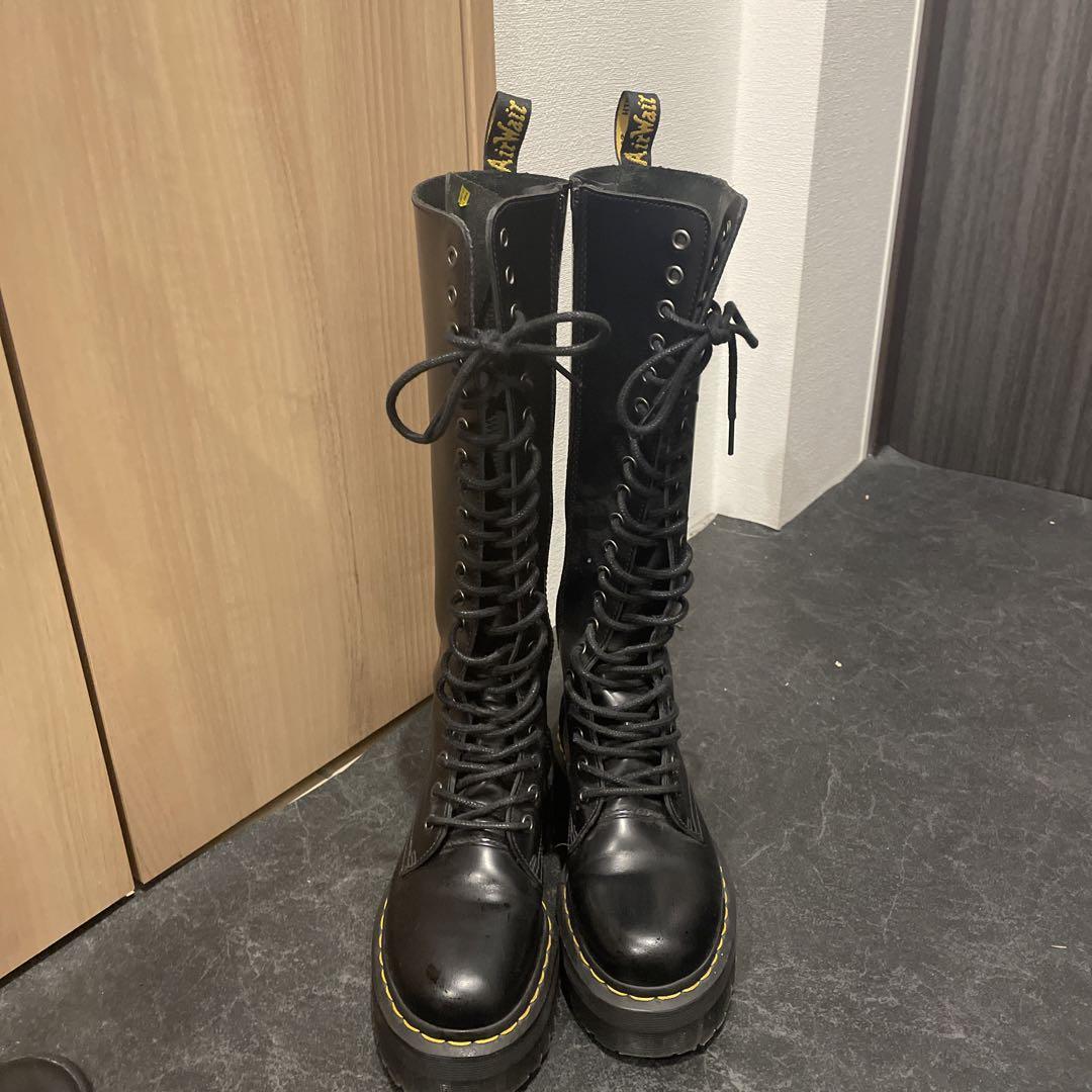 【激レア】Dr.Martens BRITAIN UK4 黒 厚底 20ホール 激レア】Dr.Martens BRITAIN UK4 黒 厚底 20ホール 靴/シューズ