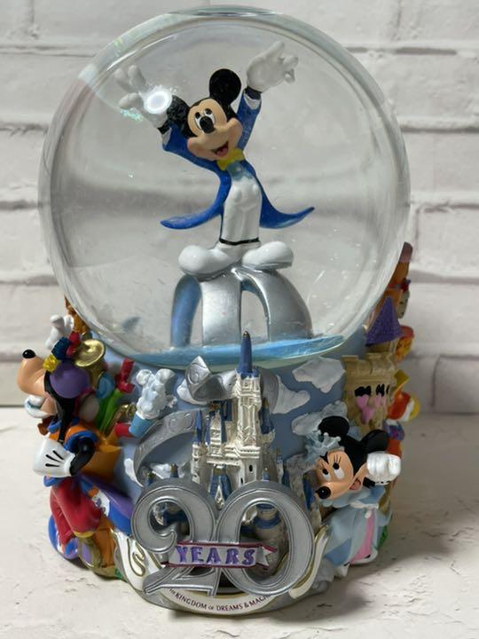 ディズニー20周年　ミッキー　スノーグローブ・スノードーム・フィギュア・置物 ディズニーフィギュア専門店 ディズニーコレクション