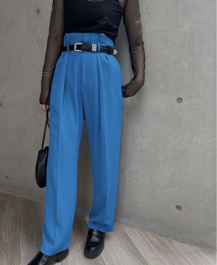 新品タグ付き★MEDI 2TUCK HIGH WAIST PANTS Ameri（アメリ）の「MEDI 2TUCK HIGH WAIST PANTS（スラックス