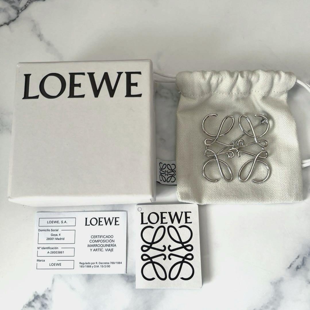 LOEWE ロエベ アナグラムブローチ メタル シルバー パラジウム LOEWE ロエベ アナグラムブローチ メタル パラジウム(シルバー