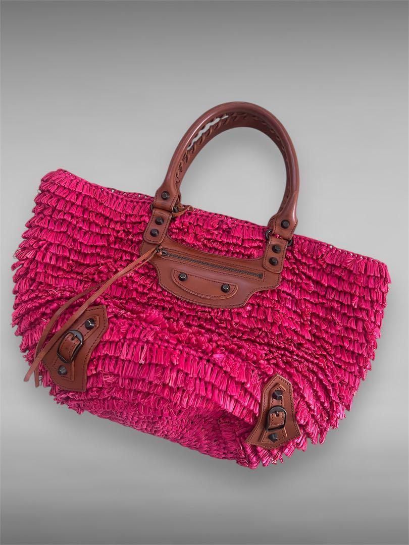バレンシアガBALENCIAGAピンク ストローバッグ フリンジデザイン バレンシアガBALENCIAGAピンク ストローバッグ フリンジデザイン