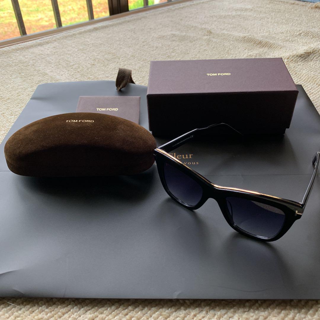 【トムフォード】サングラス　ロゴ　黒　ブラック ケース付き TOM FORD - トムフォードサングラス 箱付き未使用の通販 by らむ
