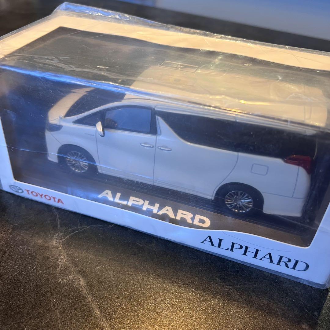 トヨタ アルファード 1/30ミニカー ホワイトパール　クリスタルシャイン 楽天市場】【中古】ミニカー カラーサンプル 1/30 トヨタ 新型