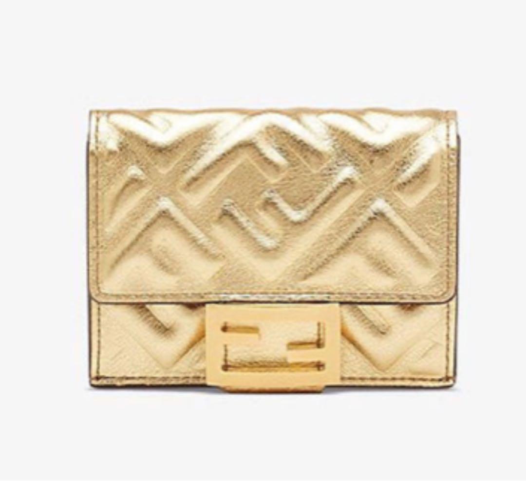 FENDI ゴールド三つ折りウォレット （FENDI ゴールド三つ折り