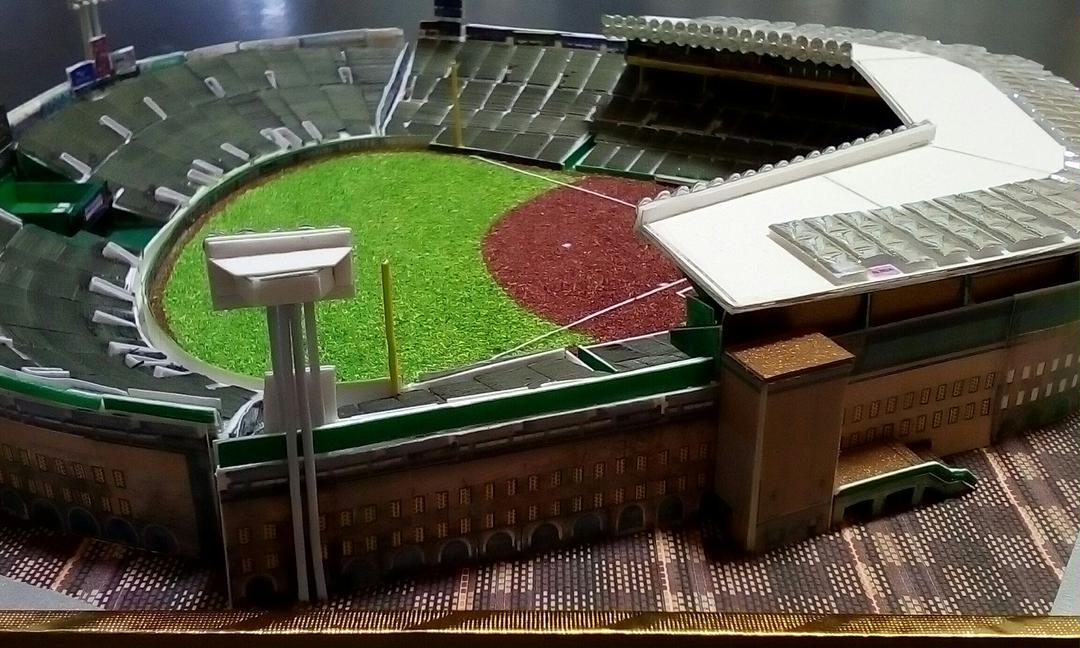 甲子園球場模型 （光る】阪神甲子園球場ジオラマが入荷しました