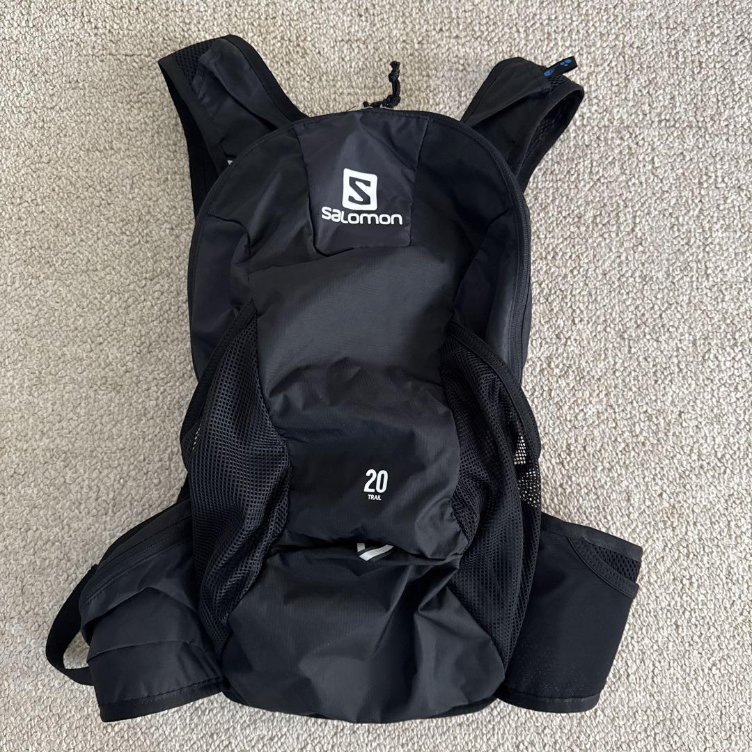SALOMON 20 TRAIL ブラック リュック　バックパック サロモンのTRAILBLAZER 20は普段使いもランニングもいける万能