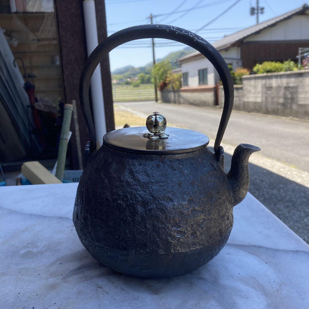龍文堂梅花銀象嵌入り鉄瓶 （龍文堂梅花銀象嵌入り鉄瓶 工芸品）