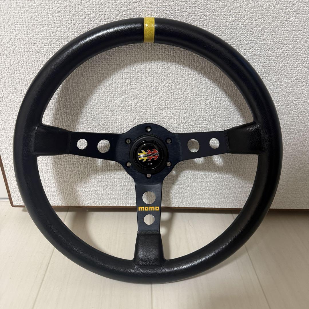 momoステアリングMOD.07ブラックレザー&イエローポイントカラーホーン付 Amazon | モモ DRF35BK1Y ドリフトイエロー 350mm レザー