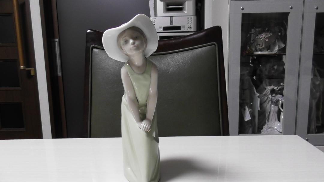 LLADRO リヤドロ 【鏡の前で(若草色の少女)】4 リアドロ L336
