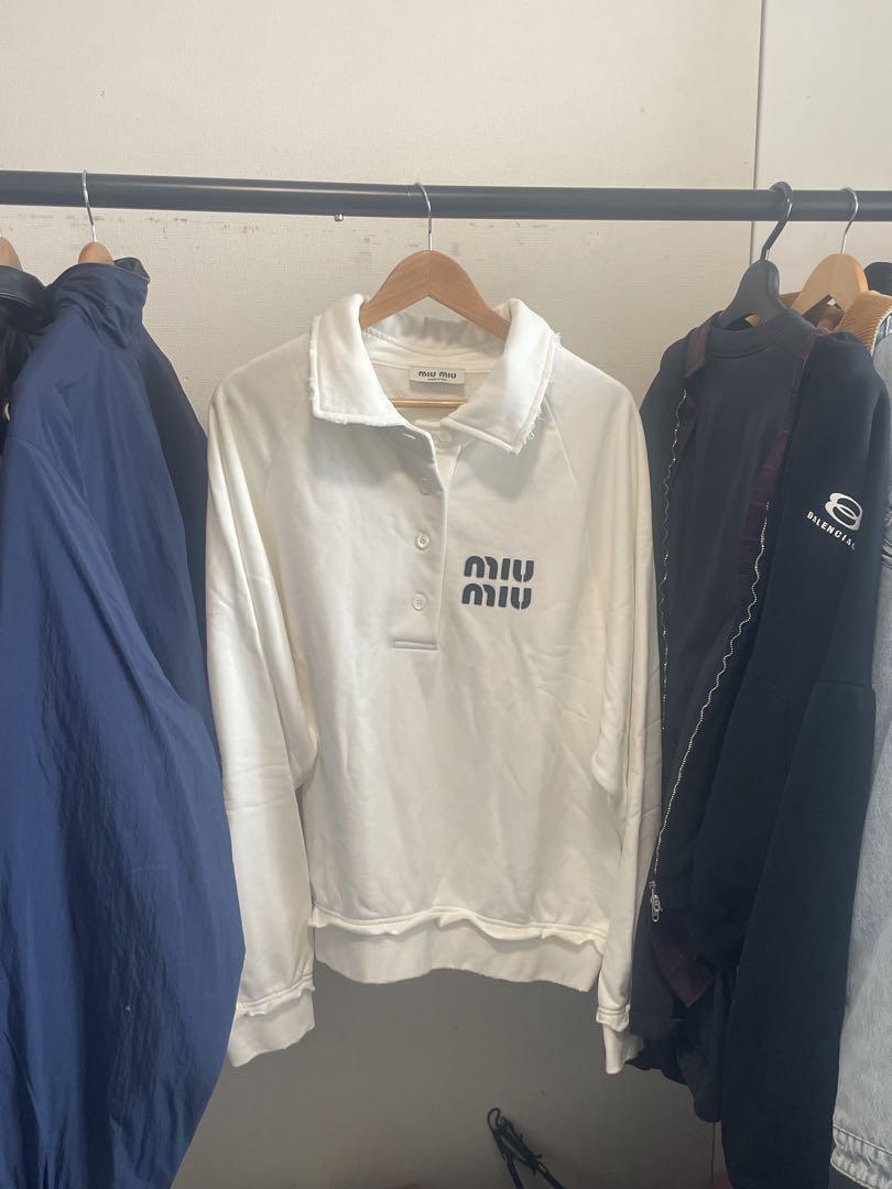 Miu Miu ロゴパッチ ポロスウェットシャツ MiuMiu】 ロゴパッチ ポロスウェットシャツ (MiuMiu/ポロシャツ