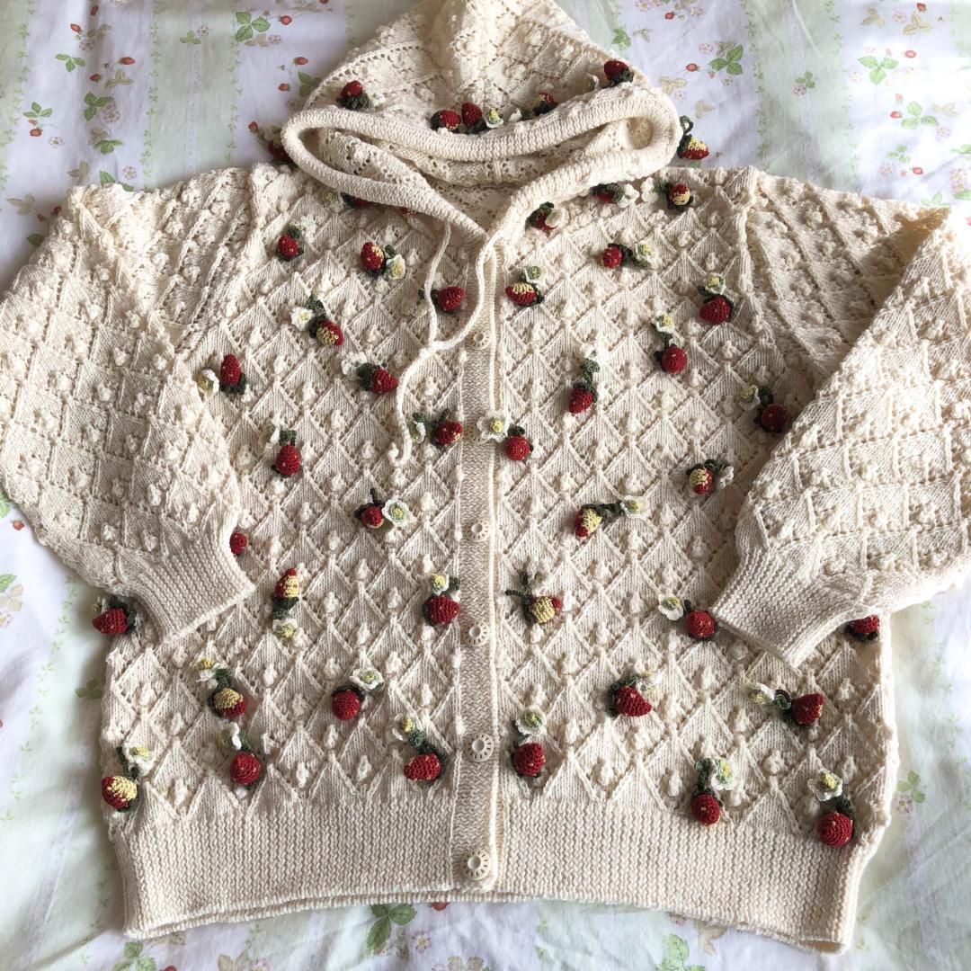 ☆新品☆ ワンダフルワールド いちごモチーフカーディガン