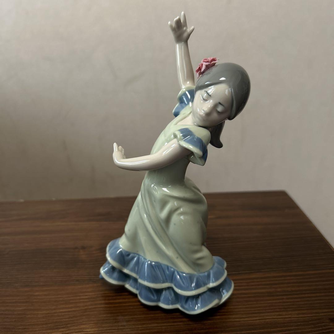 リヤドロ人形 フラメンコを踊る少女 陶器 リヤドロ人形 フラメンコを踊る少女 陶器（1000円スタート