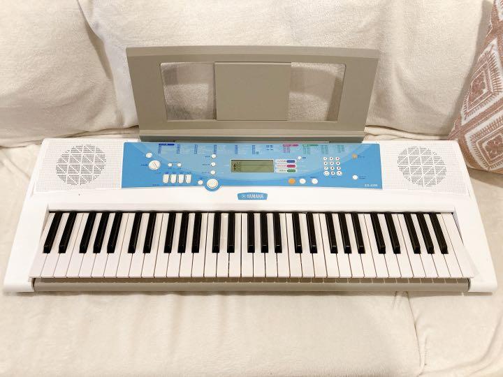 YAMAHA 光るキーボード EZ-J220（光るガイド鍵盤で優しく