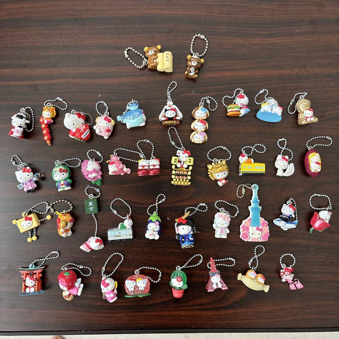 ハローキティ様々なデザインキーホルダー・ストラップ•ボールペン•コースターセット Hello Kitty/ハローキティ・Pour Lolita Gothic Edition