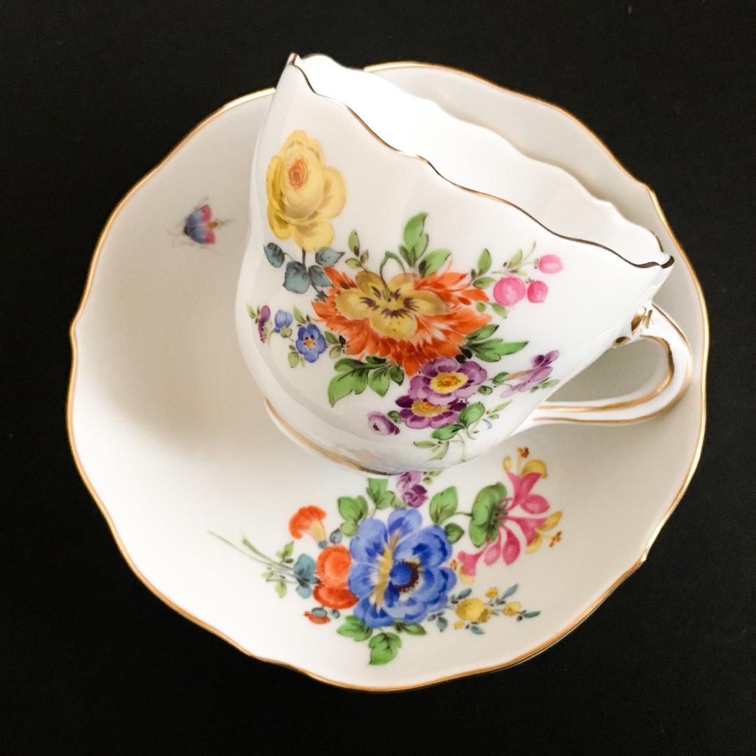 マイセン 金彩 花のブーケと蝶の絵付け 自然主義 透かし絵皿 28.5センチ Meissen マイセンコバルトフォンド自然主義絵付け直径約25㎝D三