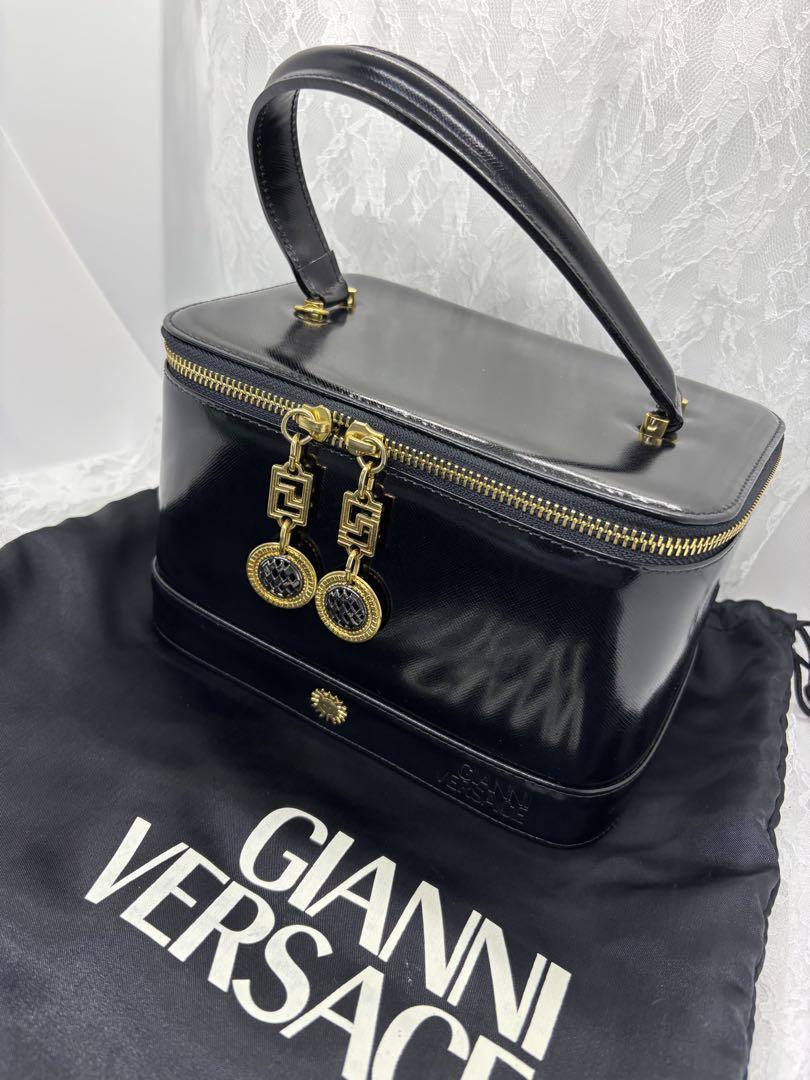 VERSACE(ヴェルサーチ) バニティ ハンドバッグ ポーチ　vintage 楽天市場】【中古】ヴェルサーチ バニティ ハンドバッグ ポーチ