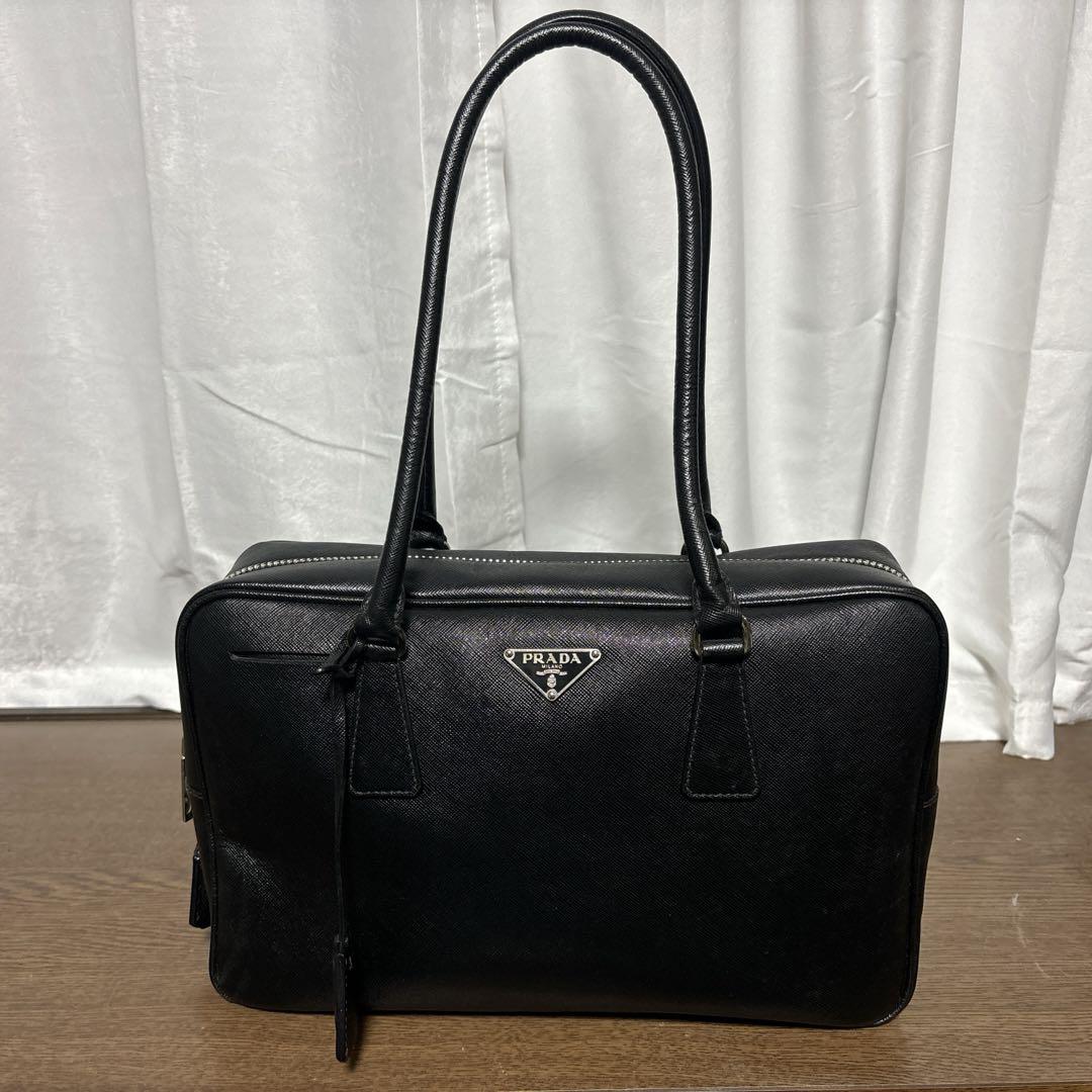 【良品】プラダPRADA 肩掛けボストンバッグ サフィアーノ 付属品付！ PRADA プラダ ミニボストン サフィアーノ 肩掛け 三角ロゴ