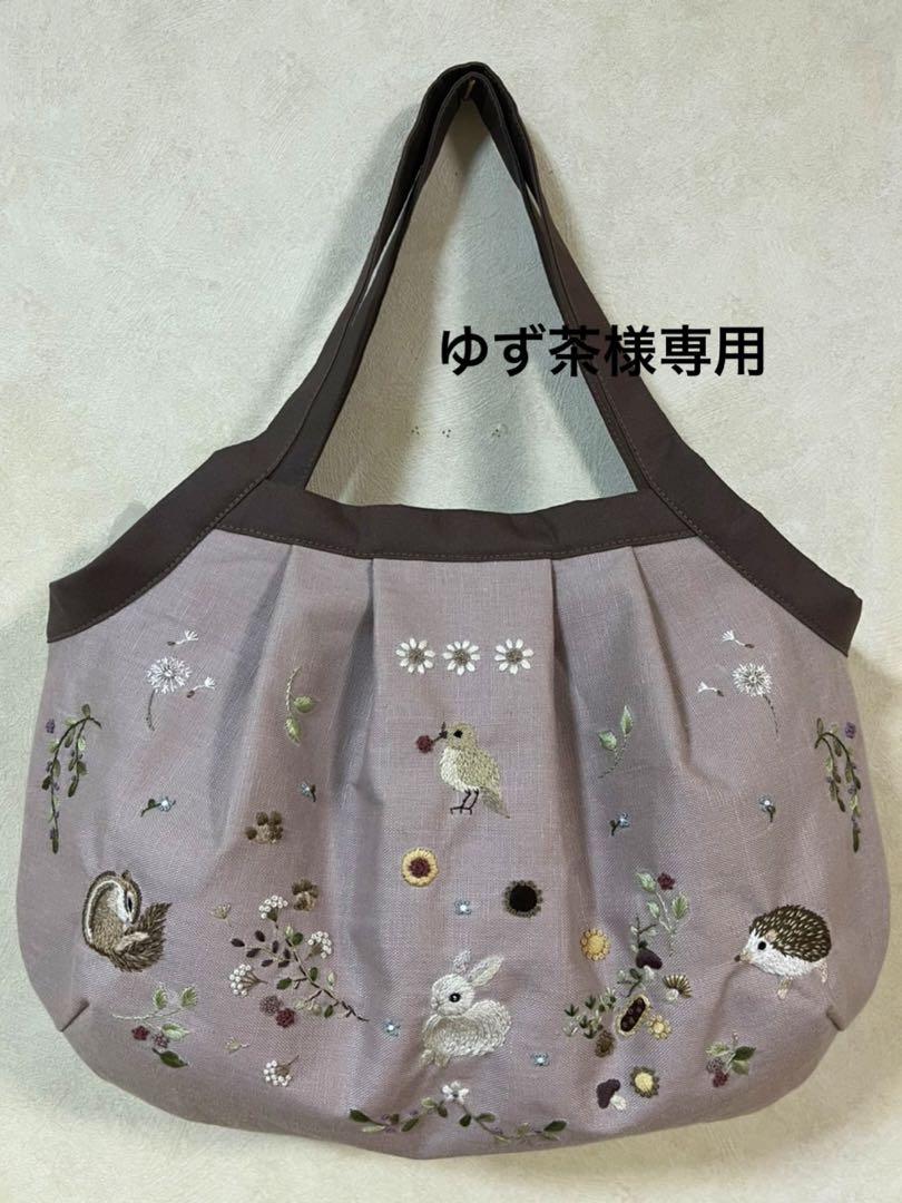 刺繍柄　グラニーバッグ　ハンドメイド ☆高級刺繍生地グラニーバック 花柄刺繍生地 肩掛けショルダー