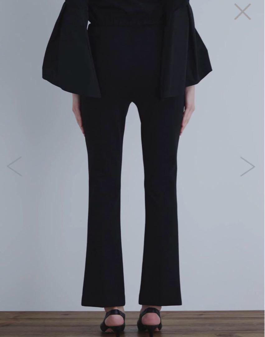 極美品✨LE PHIL✨ ルフィル  ハイストレッチフロントスリットパンツ　黒 ハイストレッチフロントスリットパンツ（その他パンツ）｜LE