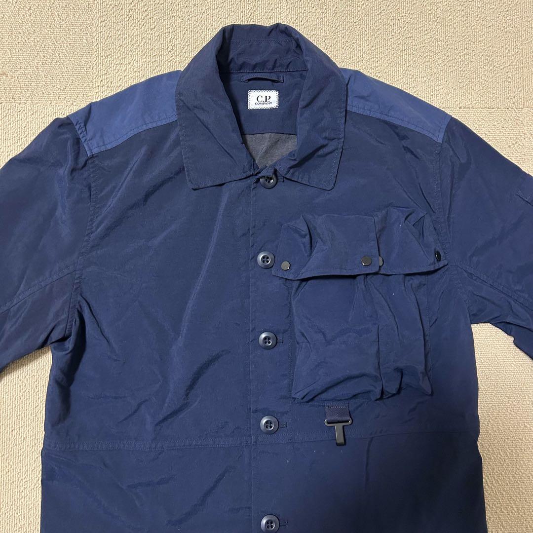 新品C.P companyブルゾン44 ネイビーミリタリーストーンアイランド 新品C.P companyブルゾン44 ネイビーミリタリーストーン