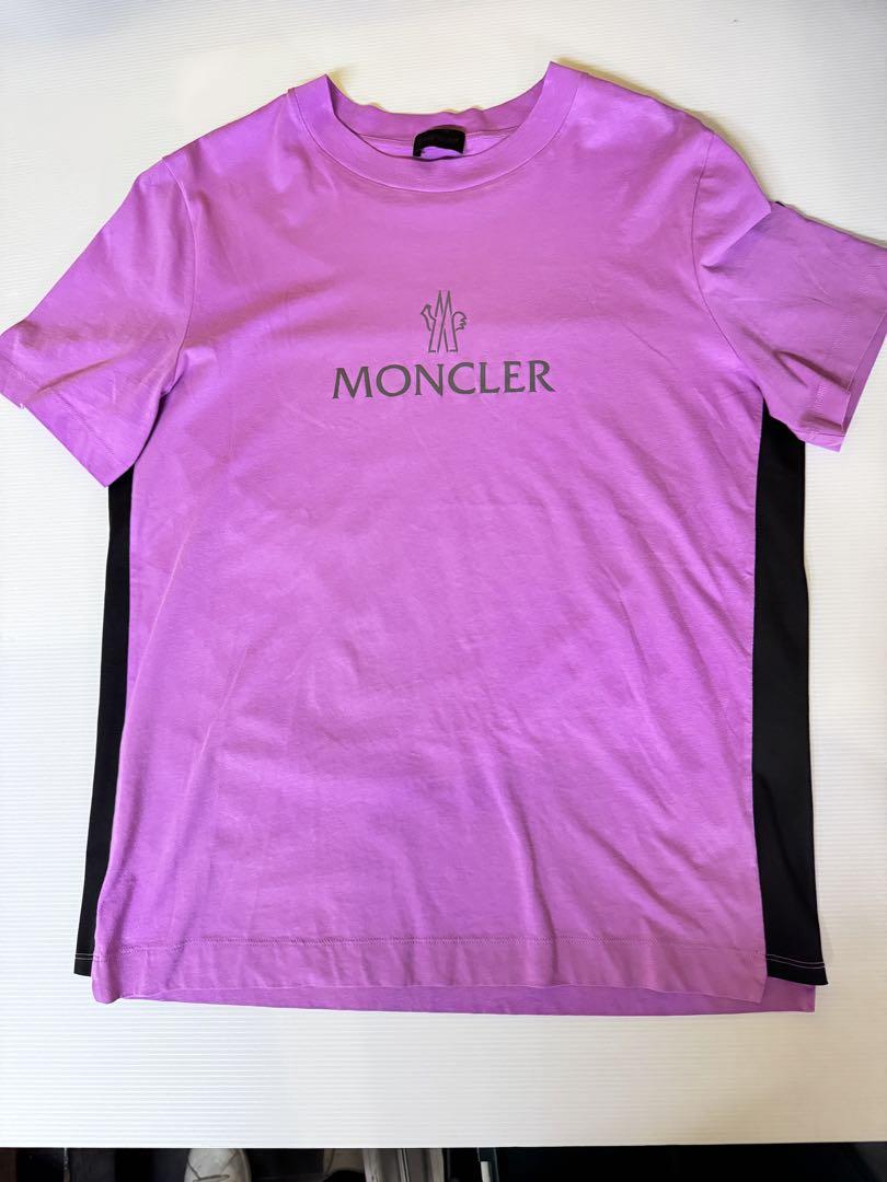 美品 MONCLER モンクレール Tシャツ パープル シャツ 美品 MONCLER Tシャツ パープル サイド黒(MONCLERのカットソー