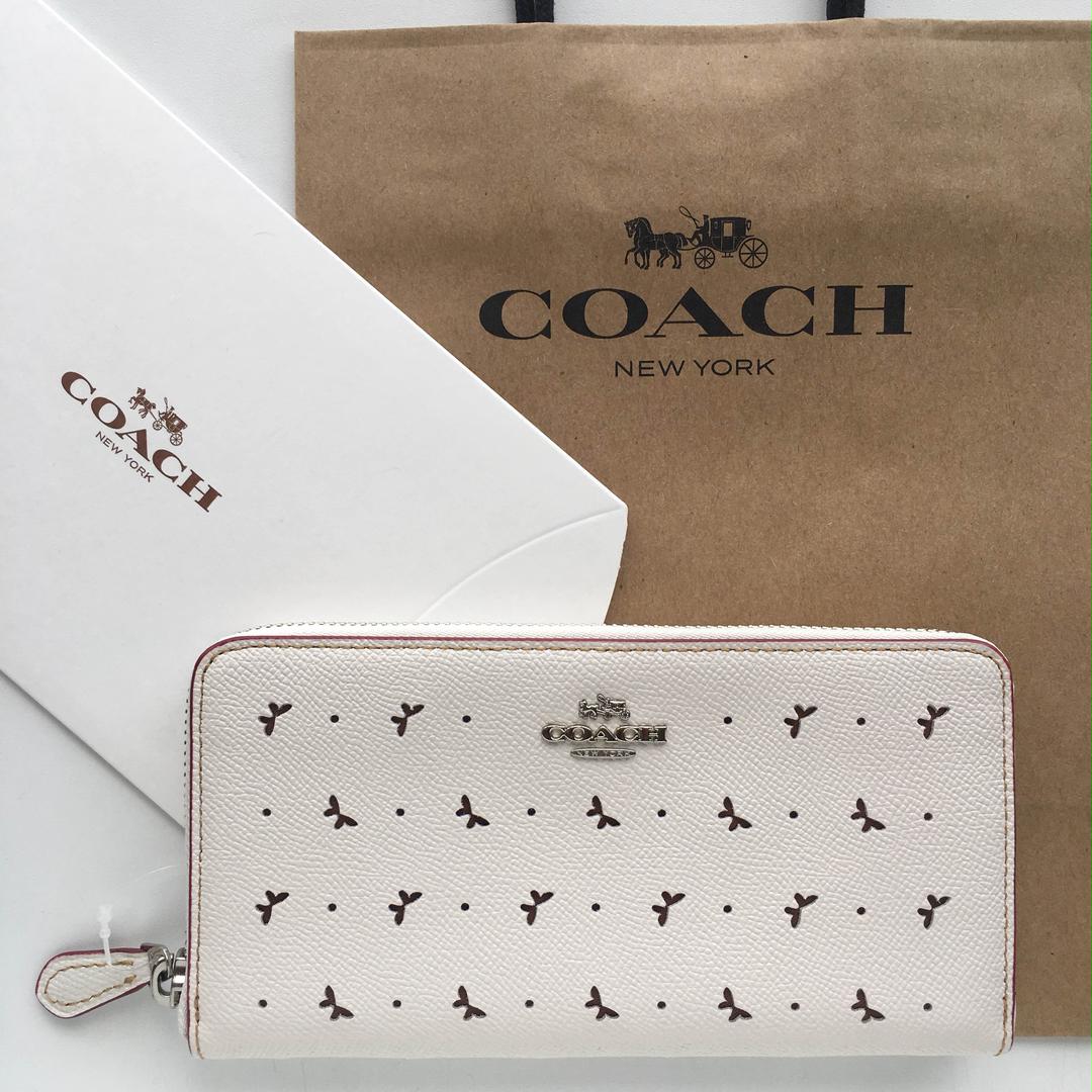COACH バタフライ アコーディオンジップウォレット チョーク 白