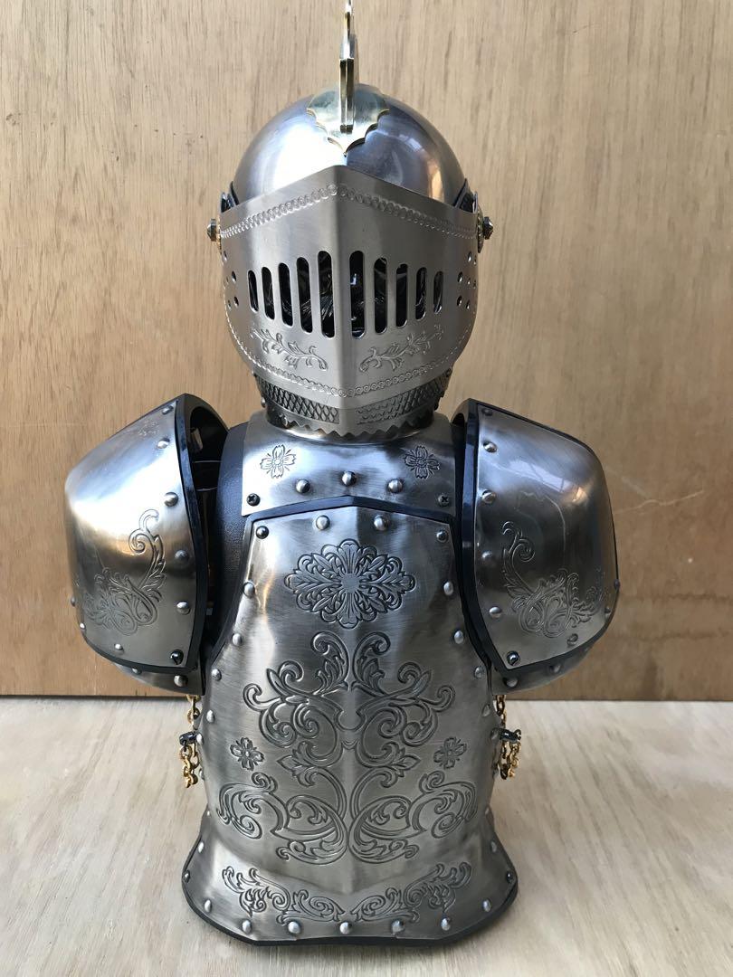 NIKKAウィスキー西洋甲冑騎士　甲冑　デキャンタ　ショットグラスセット 希少 ニッカウイスキー ショットグラスケースセット 西洋騎士