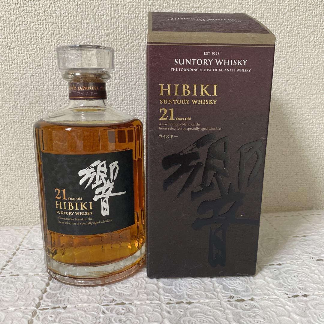 ★新品・箱付★響21年
HIBIKI 21 years Old SUNTORY 響21年 花鳥風月 意匠ボトル 700ml 化粧箱付 大阪府内お届け限定