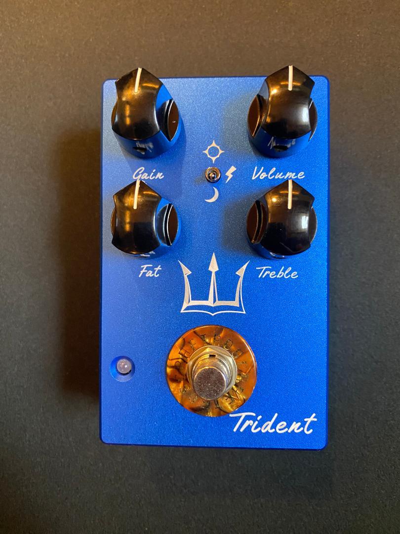 CRAFTROS Trident Gold Limited エフェクター レビュー】CRAFTROS Tridentは幅広いゲインレンジと豊かな倍音で