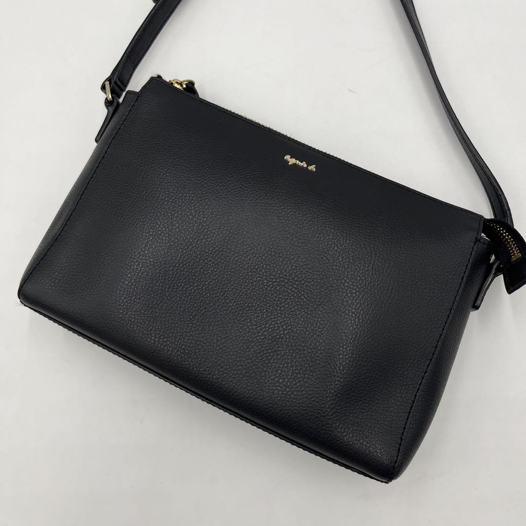 アニエス・ベー　ショルダーバッグ　スクエア レザー ブラック 美品✨アニエス・ベー ショルダーバッグ ロゴ金具 スクエア