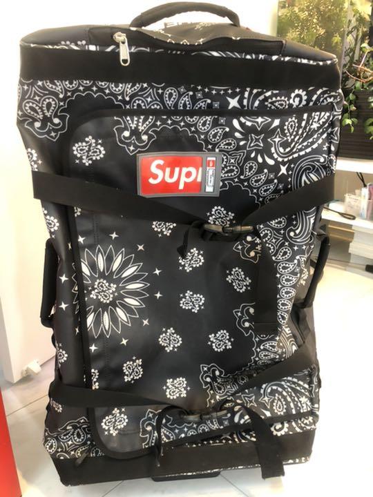 新品 国内正規 シュプリーム ノースフェイス 14AWバンダナ柄 キャリーバッグ 新品 国内正規 シュプリーム ノースフェイス 14AWバンダナ柄
