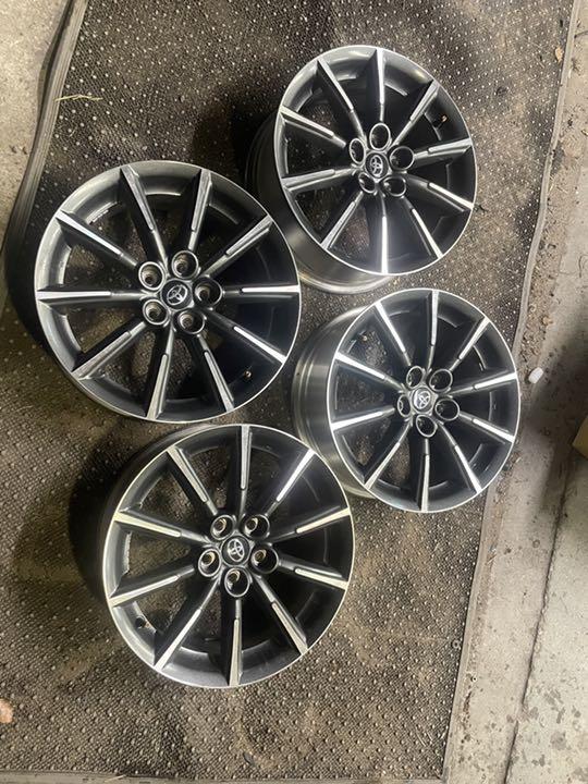 86 ZN6 純正ホイール 6.5j オフセット + 48（トヨタ86（ZN6後期