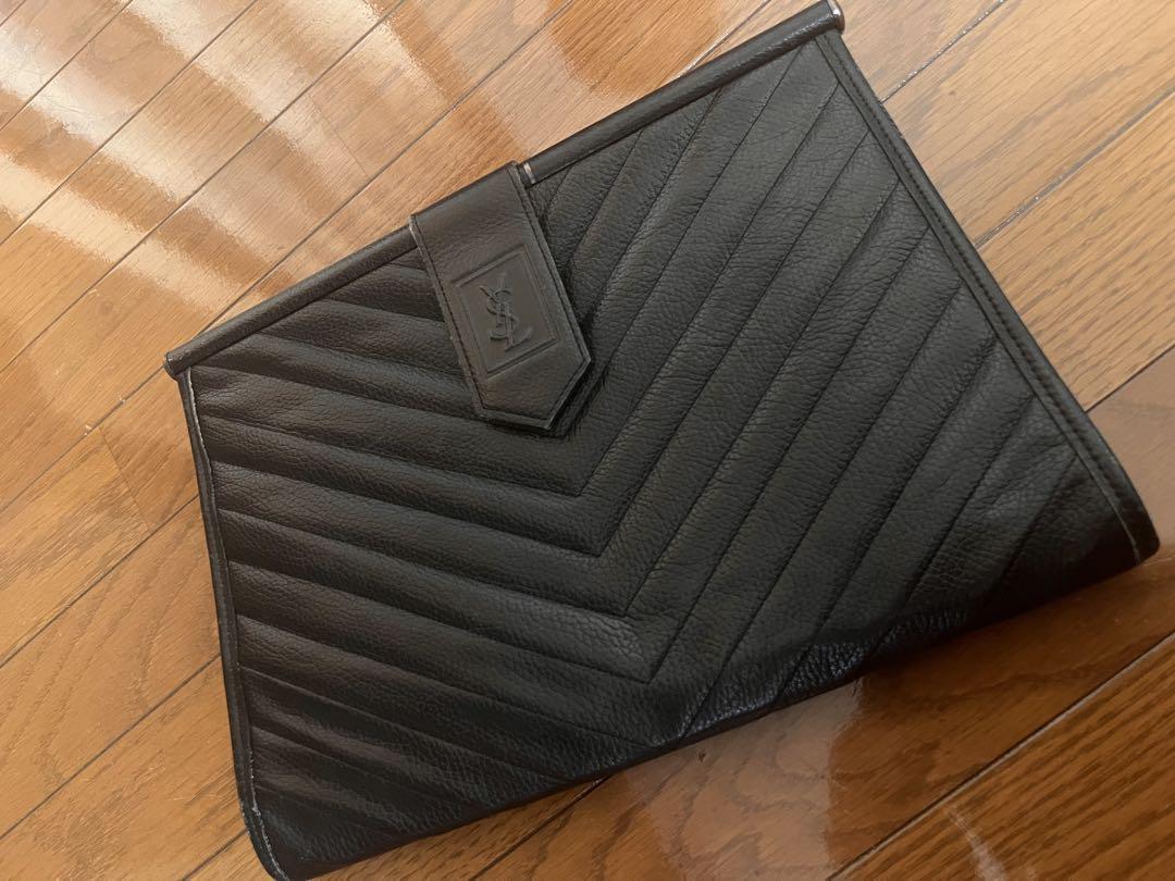 Yves Saint Laurent イブサンローラン クラッチバッグ（YVES