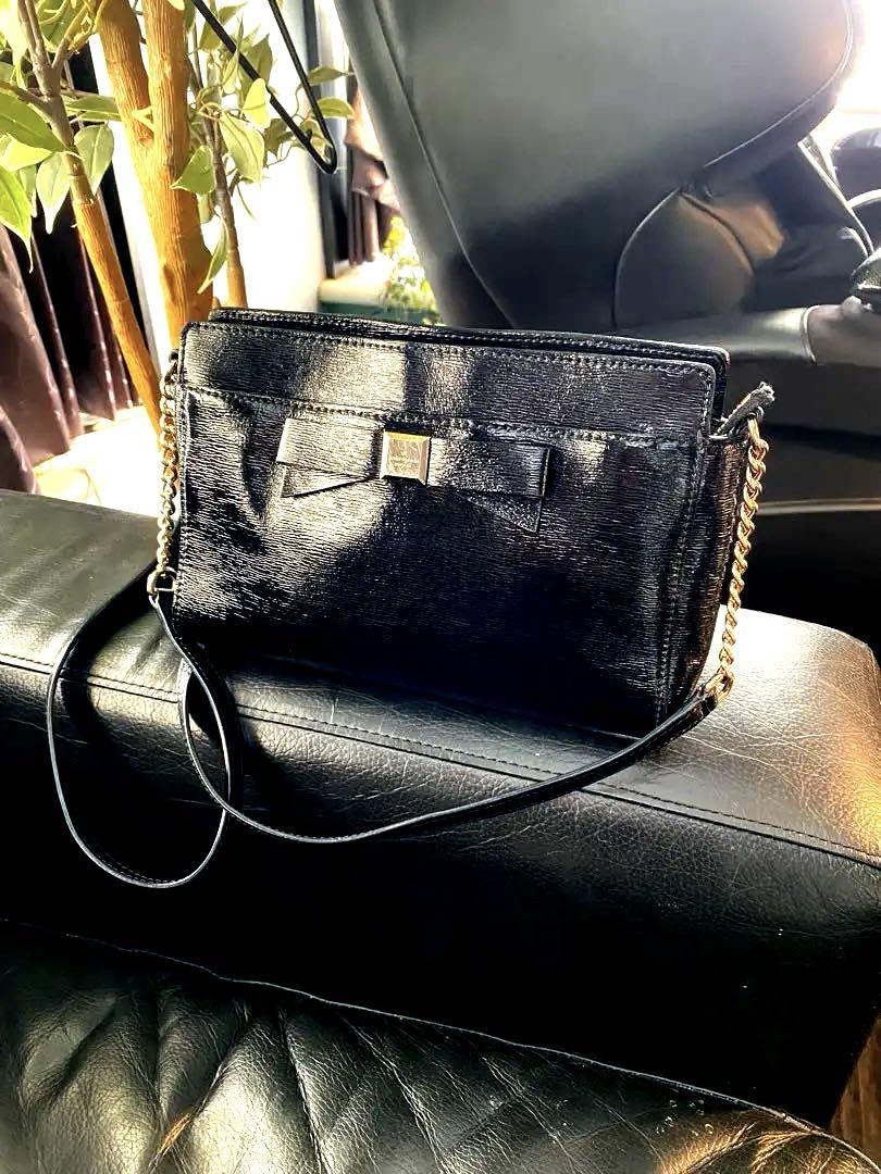 美品 kate spade ショルダーバッグ 黒 エナメル ケイトスペード kate spade new york(ケイトスペード)のレディース バッグ