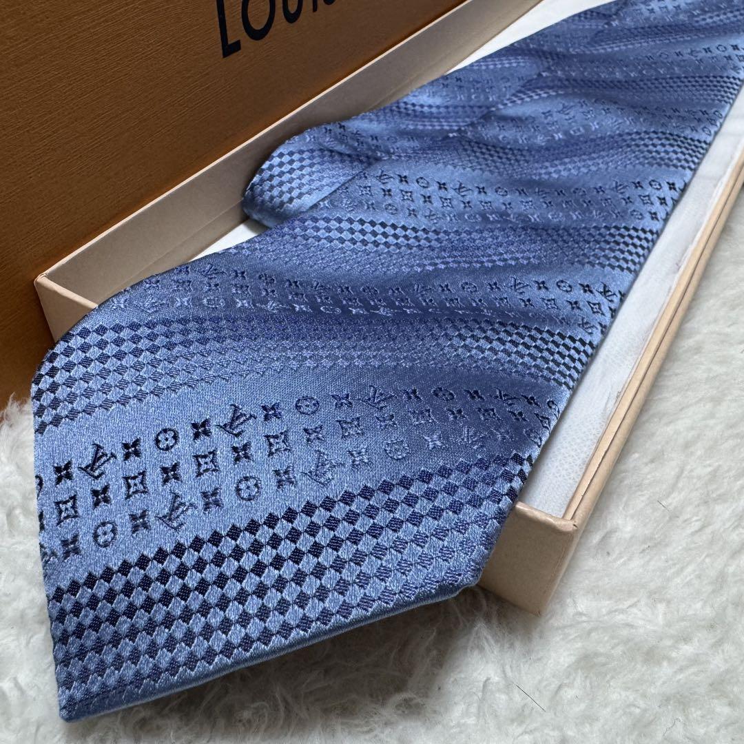 美品 ルイヴィトン ネクタイ ハイブランド ダミエ柄 光沢 ジャガード織り 希少 LOUIS VUITTON - 美品 ルイヴィトン ネクタイ ハイブランド