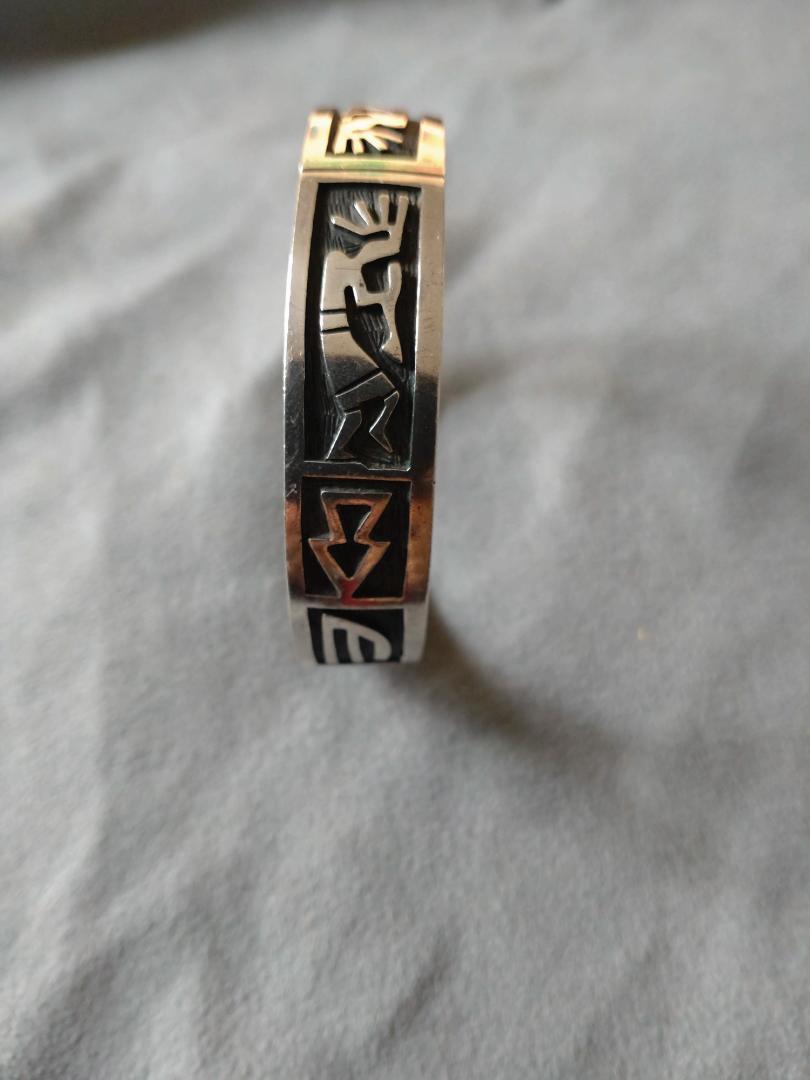 ホピ族　オーバーレイ　スターリングシルバー　バングル(使用済) INDIAN JEWELRY ホピ族|オーバーレイ|SUN FACE|シルバー