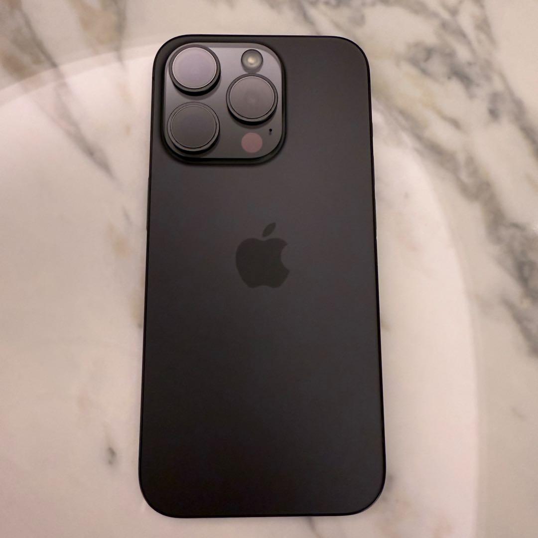 超美品】iPhone15 Pro 512GB ブラックチタニウム（中古