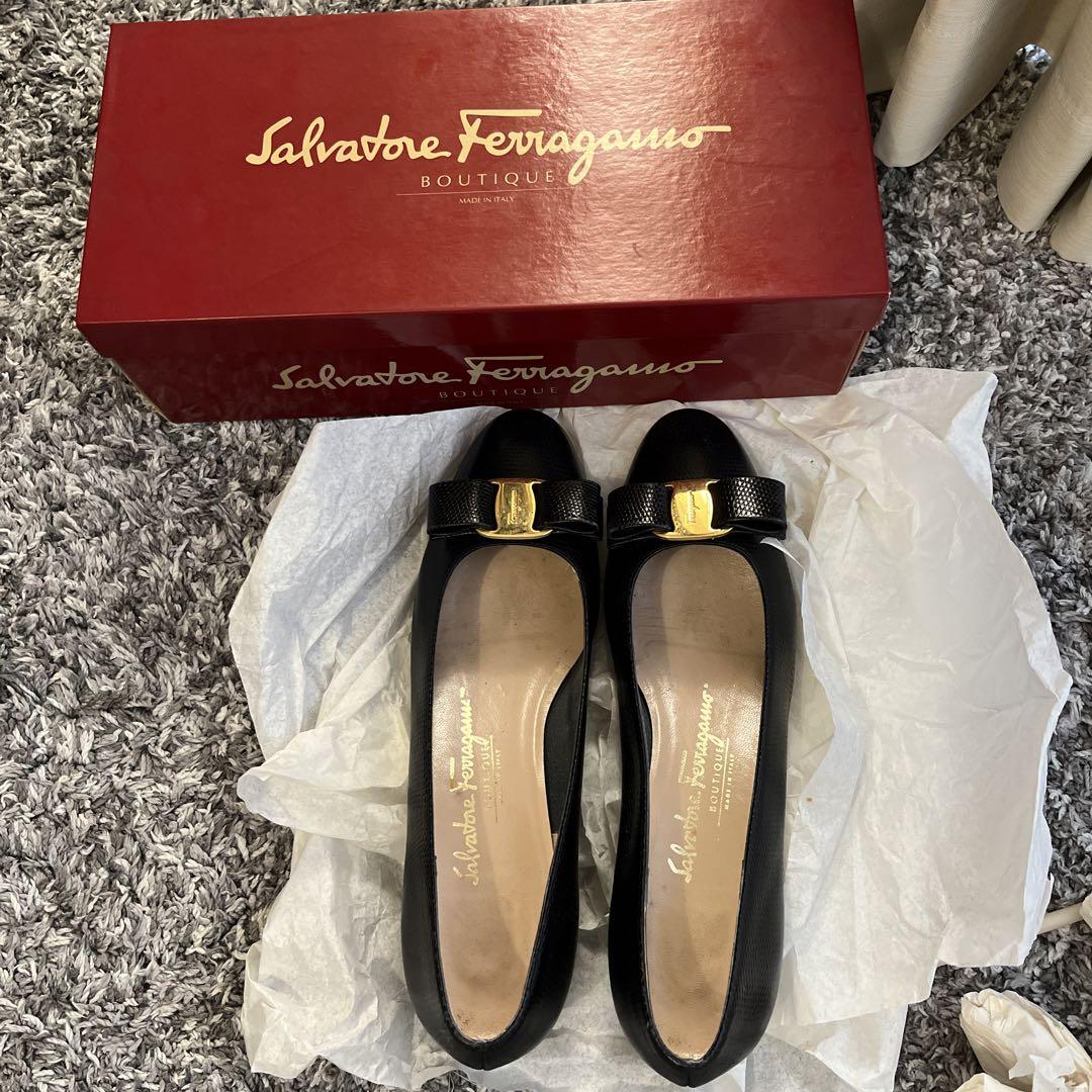 サルバトーレフェラガモ　パンプス Salvatore Ferragamo サルヴァトーレフェラガモ ヴァラプレート